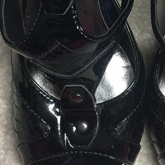 🖤 Sexy, Strappy, black heels - Picture 4 of 7